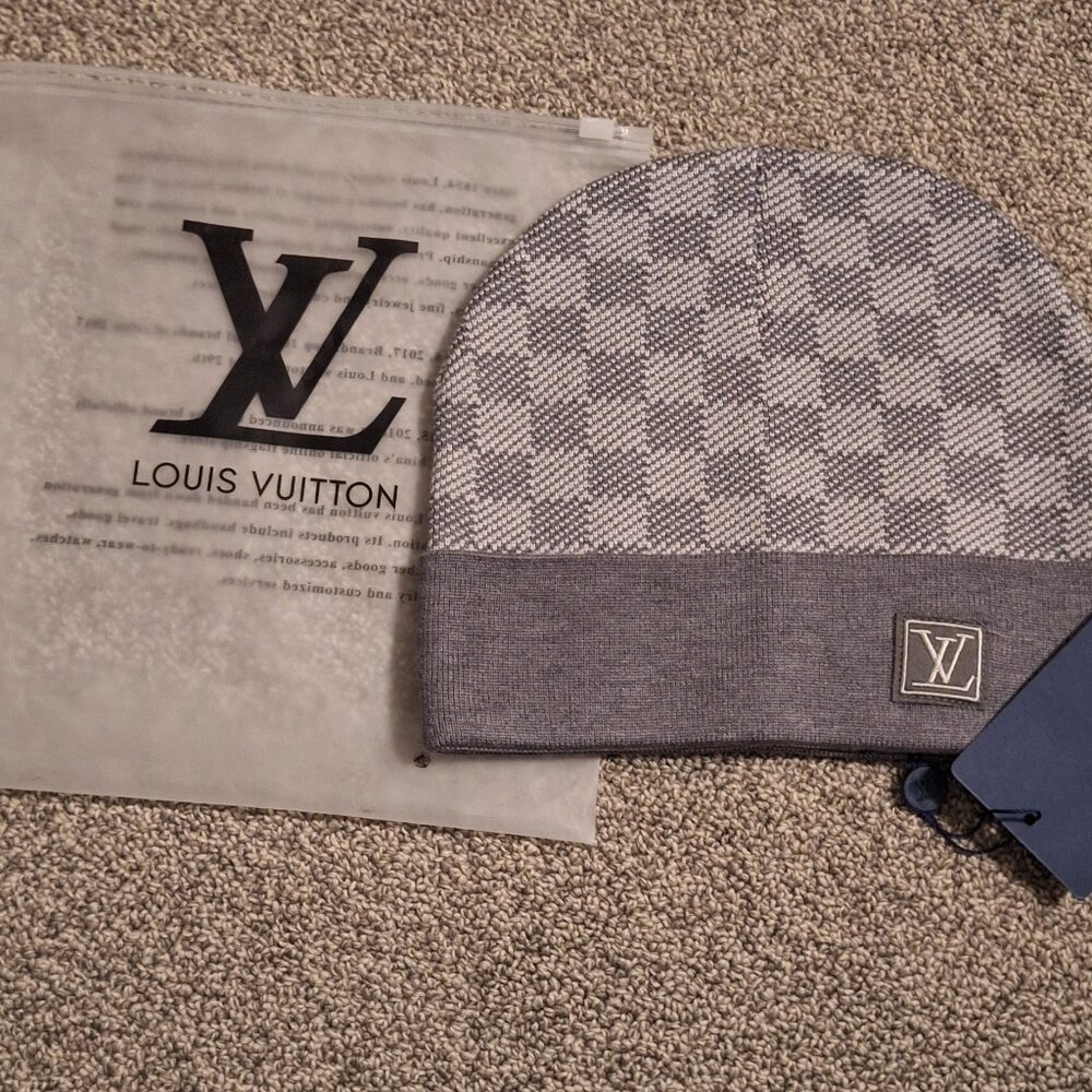 Grey beanie